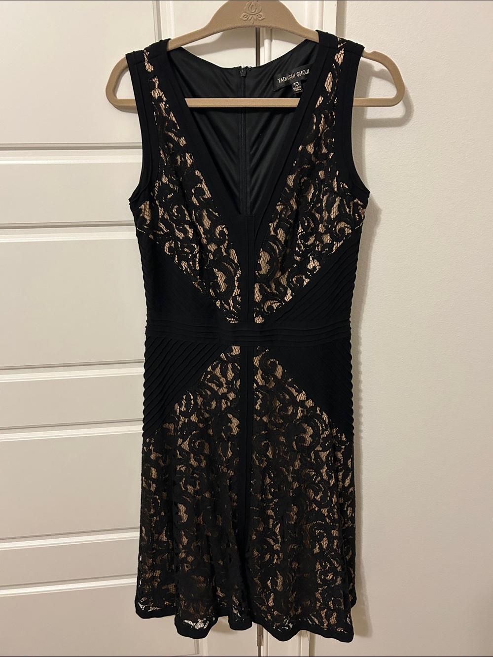 Tadashi Shoji Black and Gold Lace V-Neck Dress